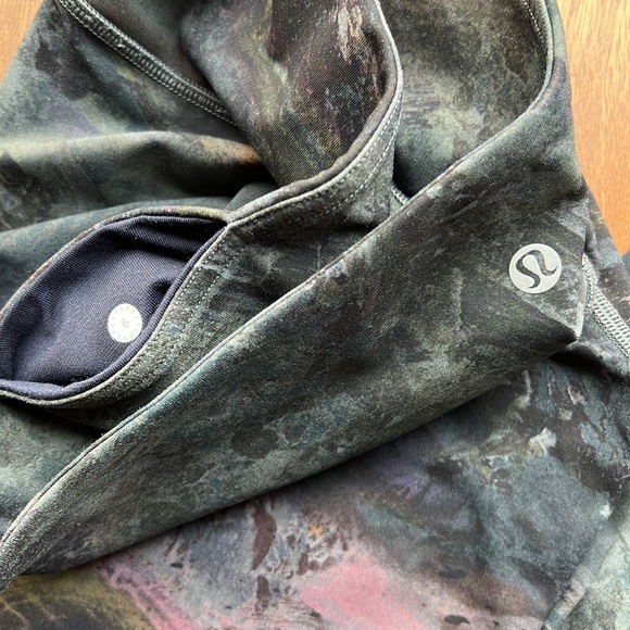 Lululemon pant - size 6 - dot confirmed - Space marble design - Picture 2 of 3